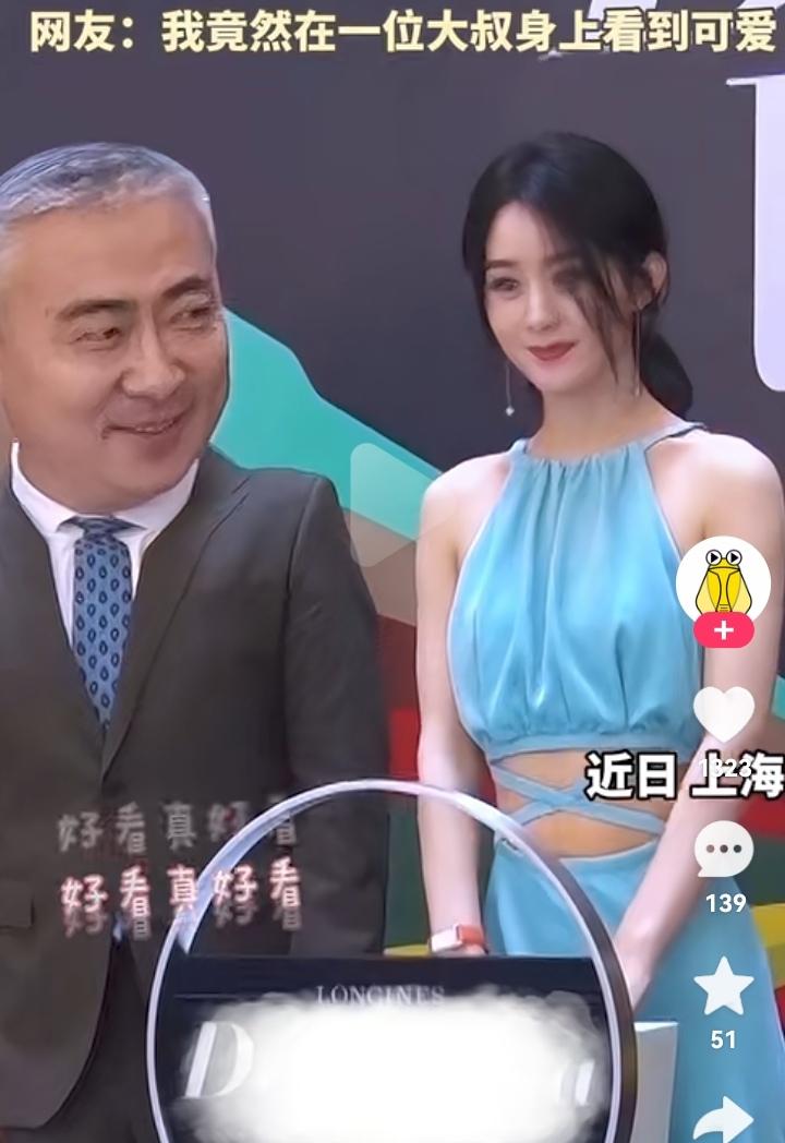 第一次有男士把上下打量女生演绎的这么可爱，没有一点油腻感，反倒是很讨喜！