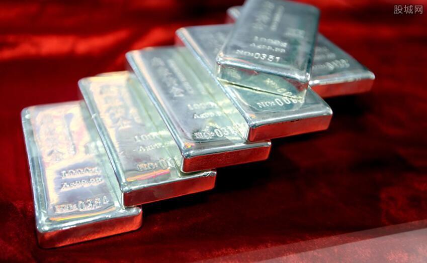 白银不到一年涨幅近90%，不仅普通人没见过，连专门干这行的从业20年的老板也沒见