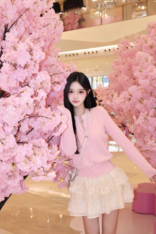 武汉恒隆竟然可以看樱花🌸