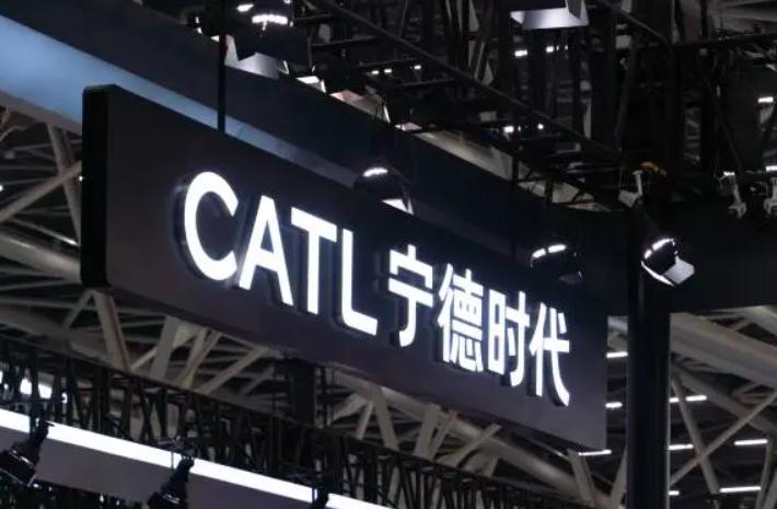 赛道狂热之时盲目加仓终吃大亏，两千年前一句古训点透股市盈亏根本
2021年全民疯