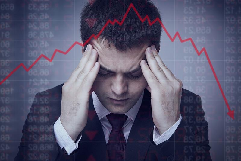 47块进场，现价1块5，亏掉整整45.5块。算下来连0.4折都不到，这哪是腰斩，