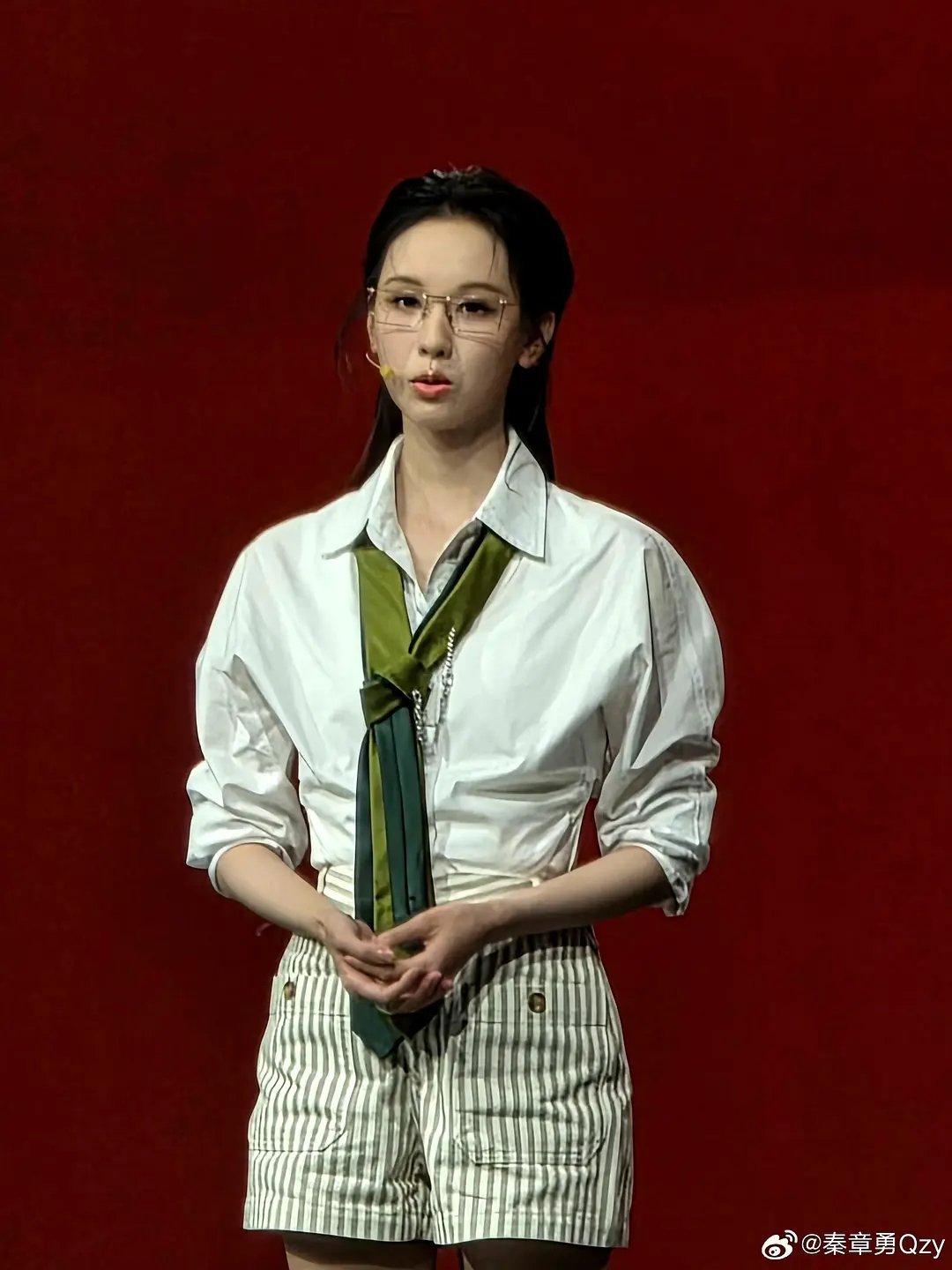 陈都灵线下生图 有点认不出来了 