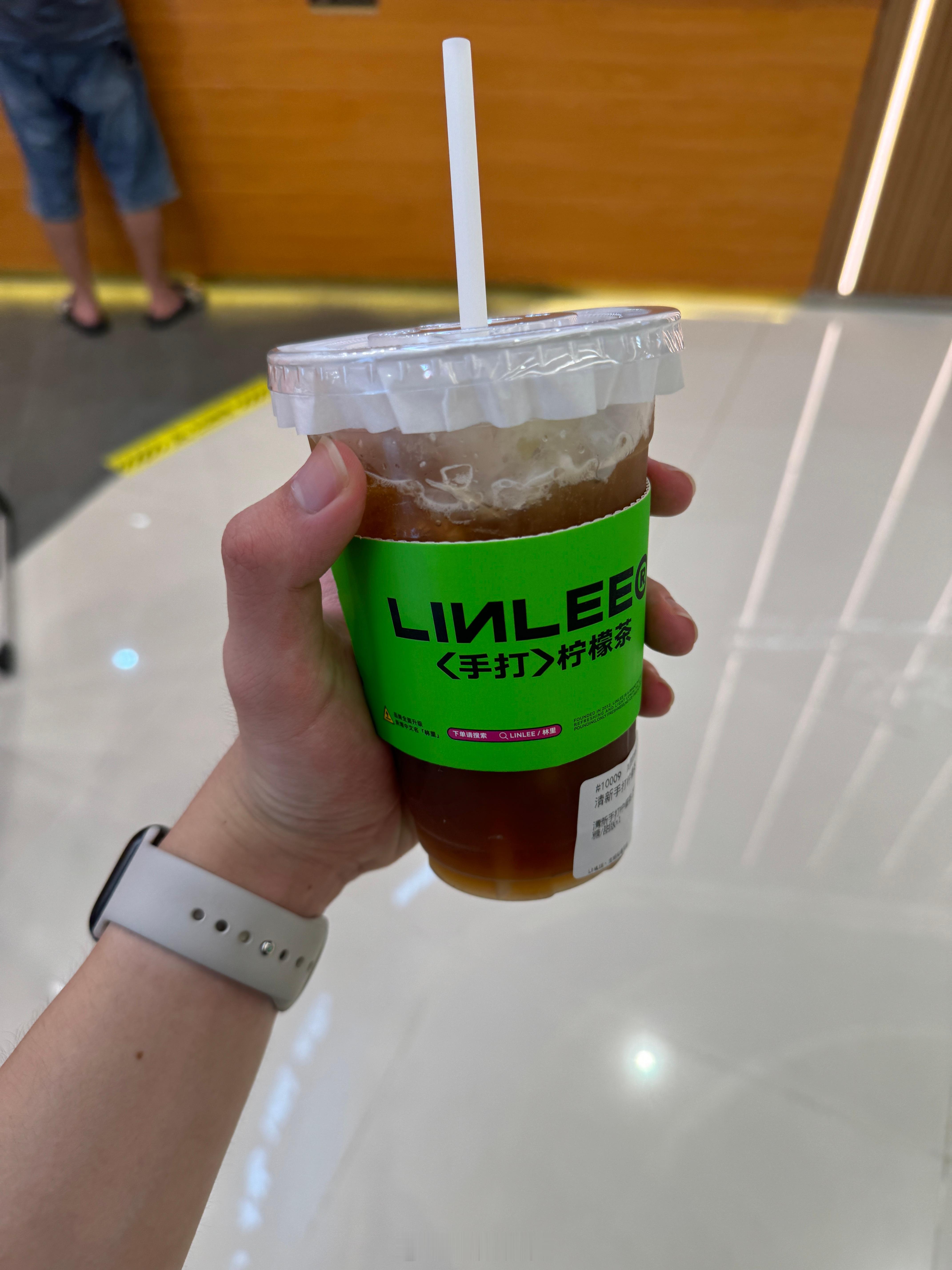 家里离龙湖天街太近的后果：以散步减肥为由去买各种各样的奶茶茶饮喝[淡淡的][淡淡