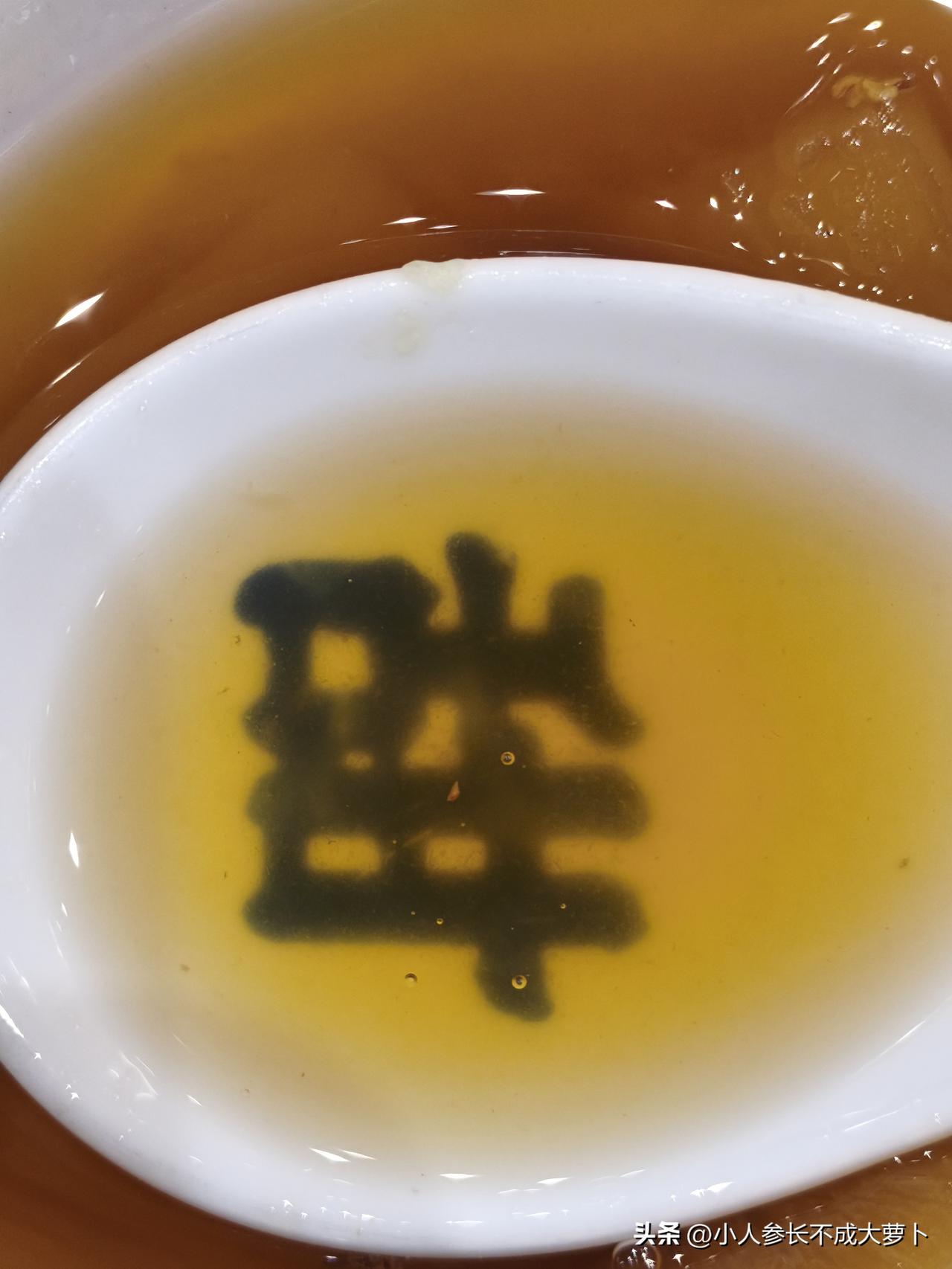 我公司老太太，54岁了，还在做销售，一天跟打了鸡血一样。
虽然我不喜欢她，因为她