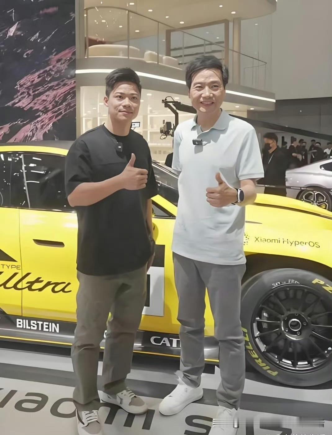 苏神座驾是小米SU7，已经入手了小米SU7好几年了，他是小米的老朋友，也是第一代