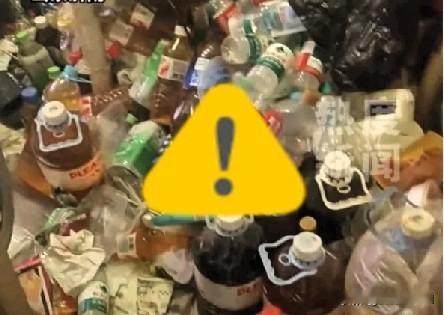 10㎡出租屋藏200瓶尿！
 

这事儿看完直呼离谱到头皮发麻！济南一位房东的遭