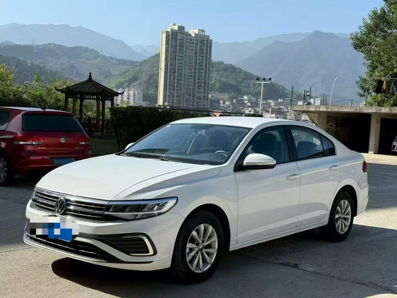 宝来购车避坑指南：4 个年款深度对比，哪款最香？
作为常年霸占销量榜的家用车常青