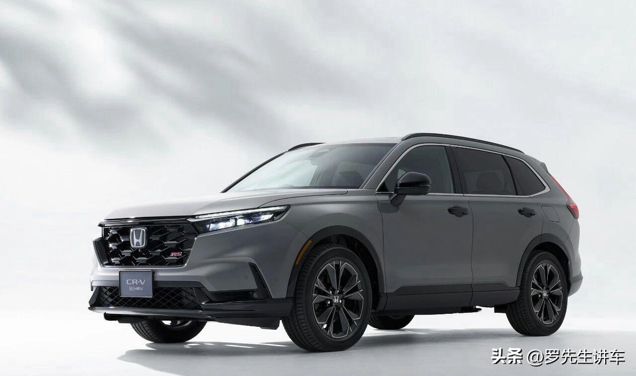 姗姗来迟，本田在日本市场发售第六代CR-V，比中国晚了近四年，只有油电混动车型