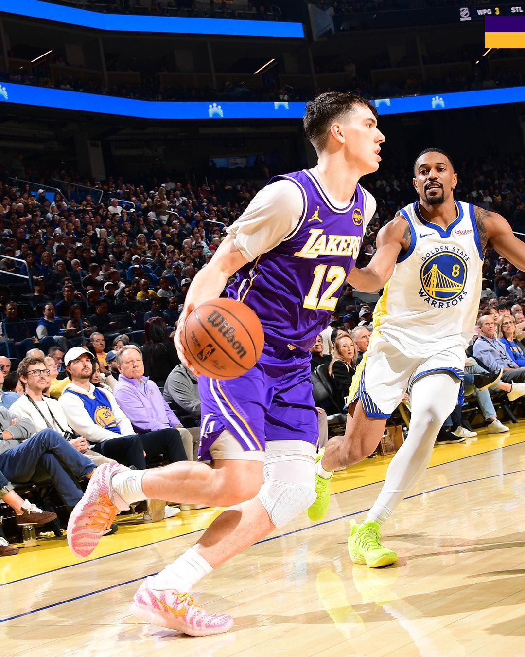 湖人vs勇士 | 第三节🔚湖人8️⃣2️⃣ - 7️⃣3️⃣勇士首发已四人得分