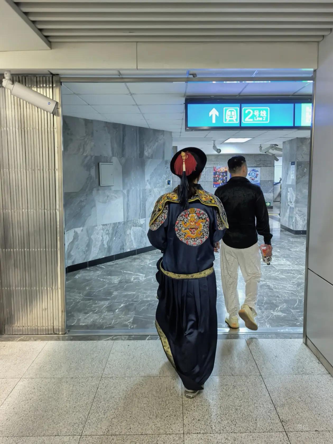 当古代人与现代人互相穿越 谁会活的更好？穿越 古代