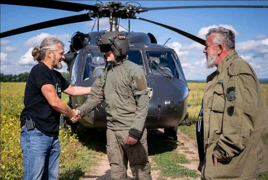 捷克名为Give Putin a Gift的民间组织收到一笔高达1亿捷克克朗，换