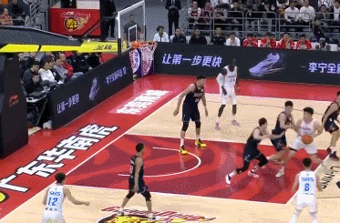 一度8中8被赞超级高水平！末节4中0险背锅 胡明轩25+8创新高拒逆转

北京时