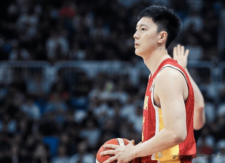 队长归位！胡明轩21分钟12分，三分命中率全队最高

世预赛中国男篮83-57大