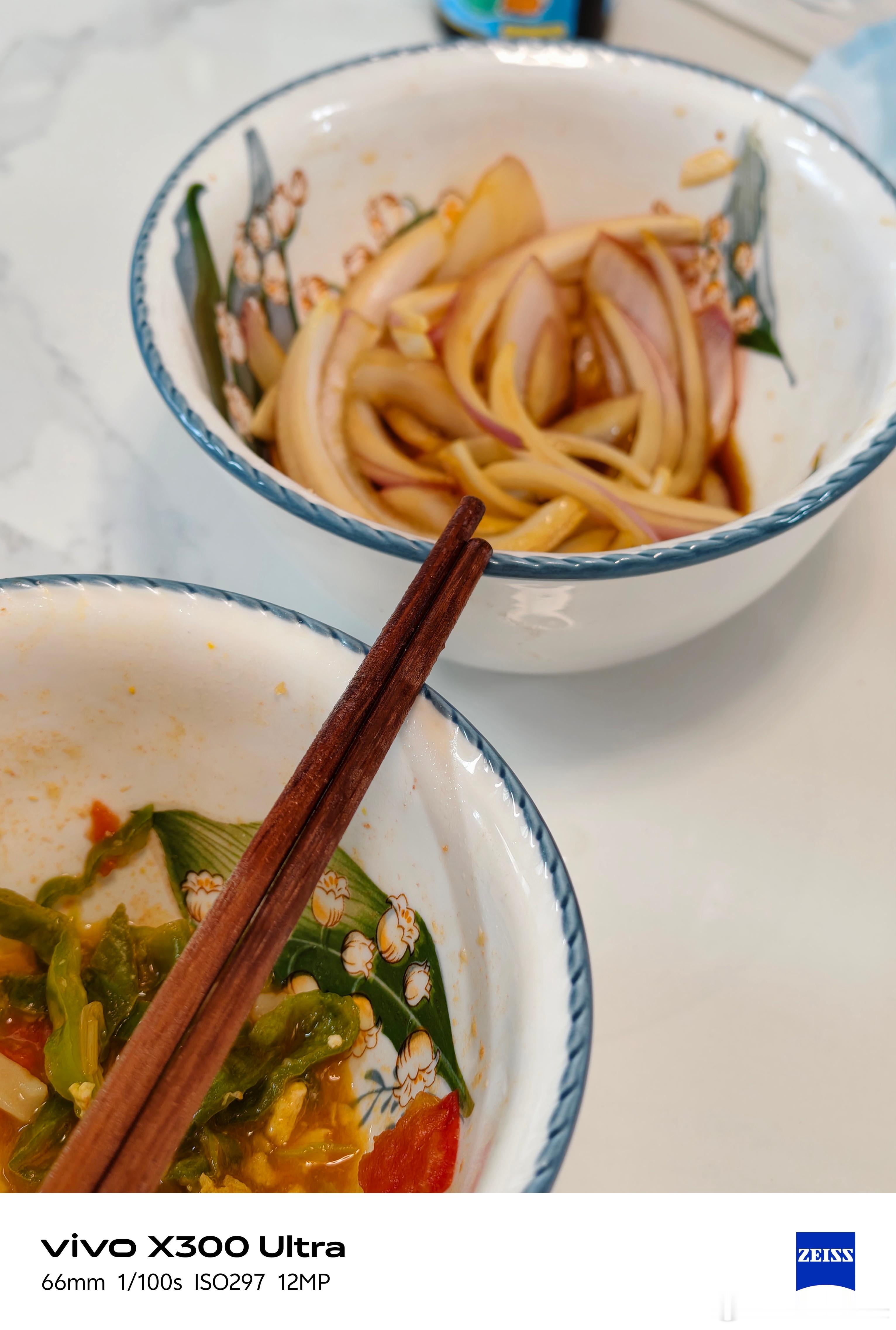 一家三口，一顿中午饭成本才10块钱，吃的还很不错，自己做饭确实省钱哈