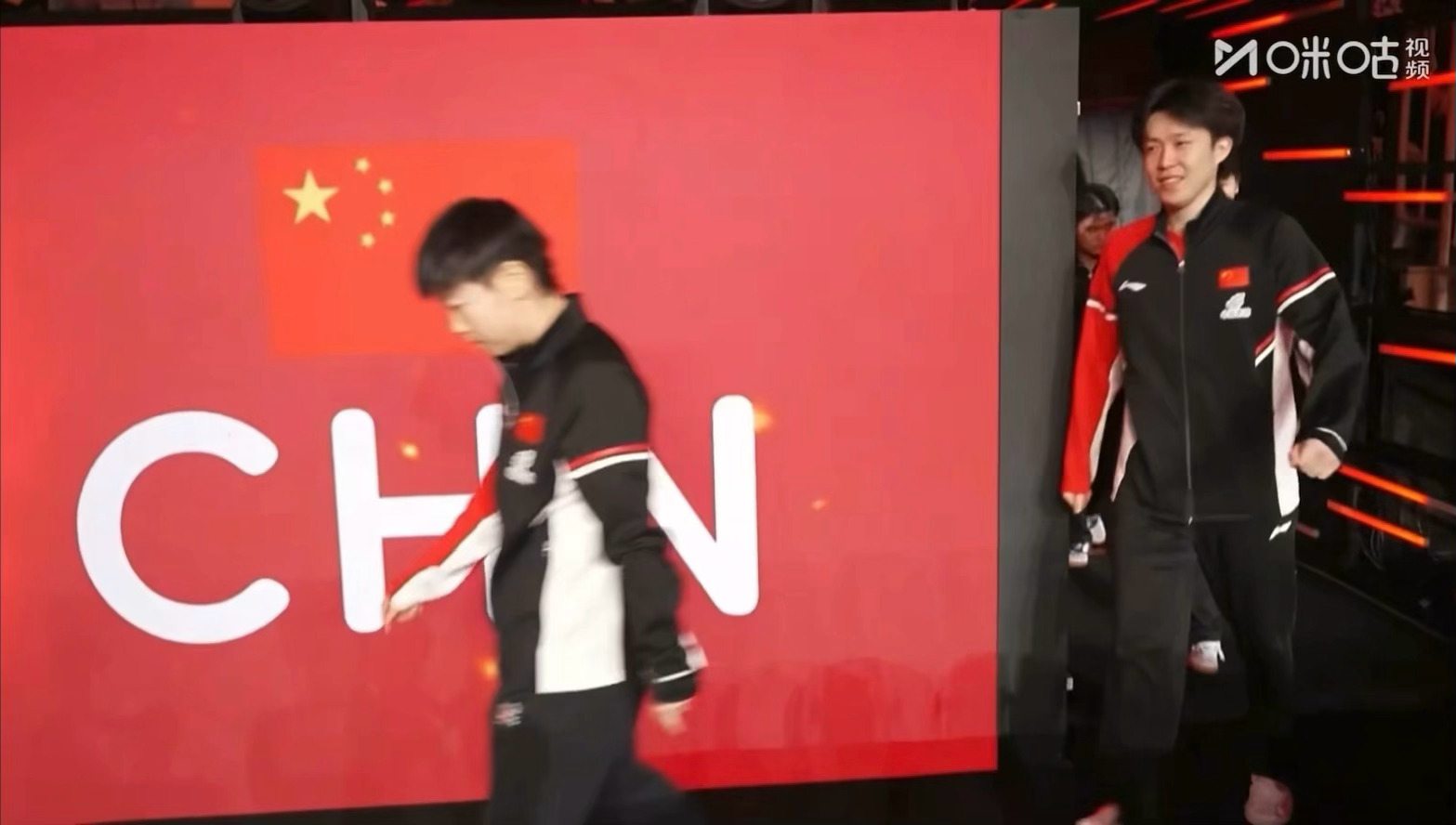 此男上早班也如此乐呵 那这个混团很好了😌 