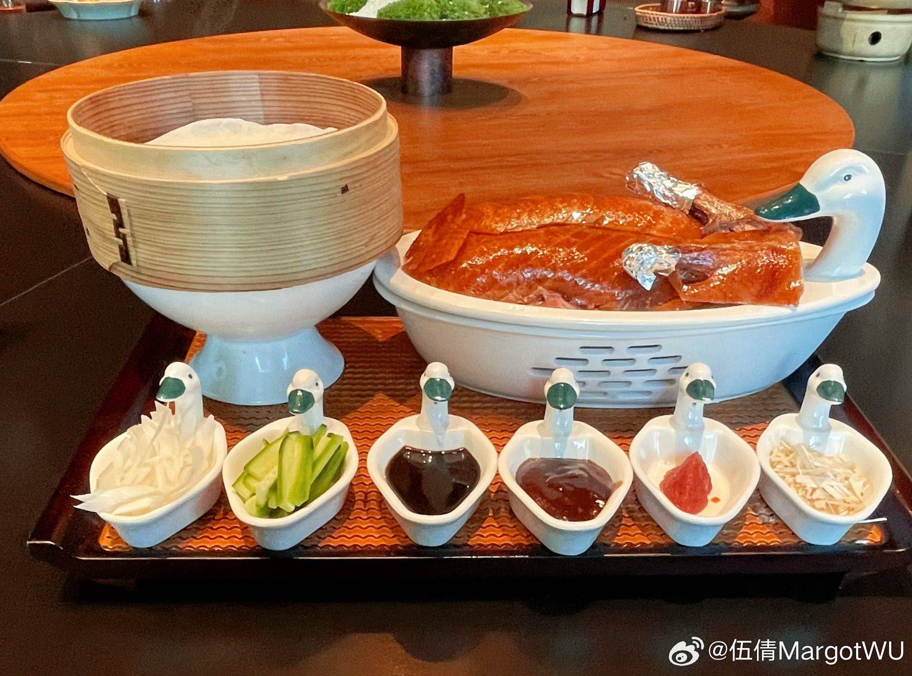 打完牌吃烤鸭，忙忙碌碌的一周之后，无所事事的一天好幸福啊～