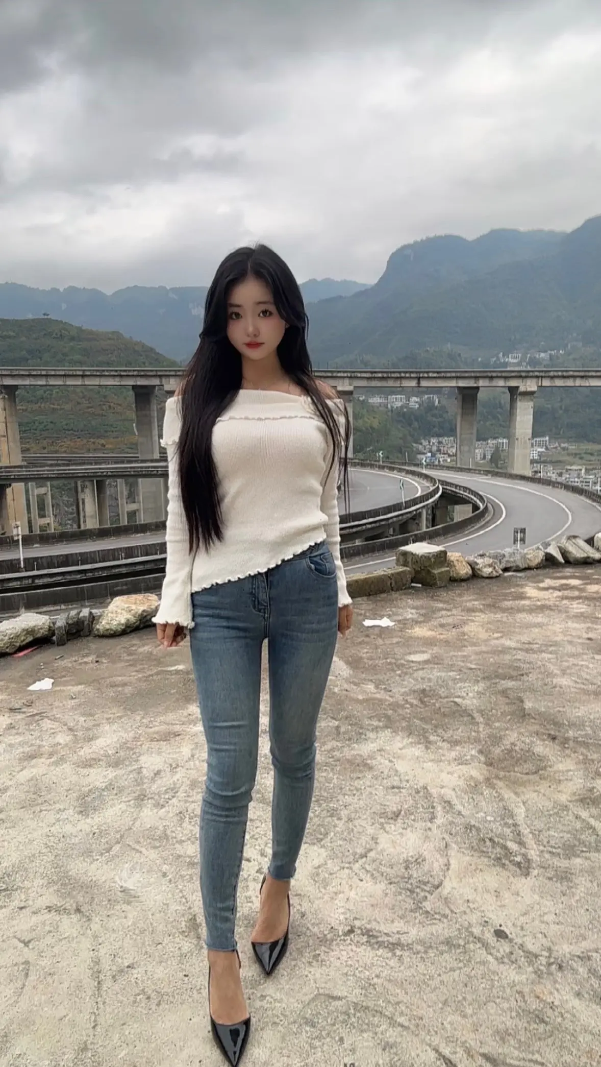 其实我觉得结不结婚并不重要，重要的是找对人，对你不好的人，哪怕你是原配...