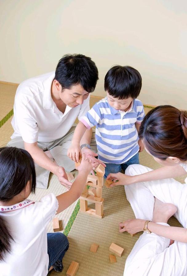 为此父母要从小就要侧重培养孩子如下几种能力。
一是吃苦耐劳能力，教育孩子敢于迎着