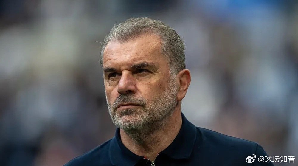 波斯特科格鲁接受采访时表示，他与热刺之间的纽带关系会永远存在，而且力挺老东家在英