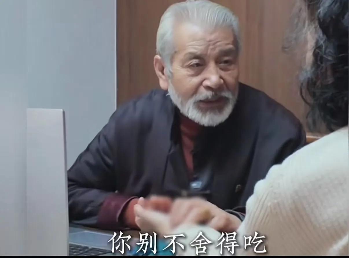 这个老中医火了！女子说自己看病的一千块钱是借的，老中医的做法太戳心了！
 
世间