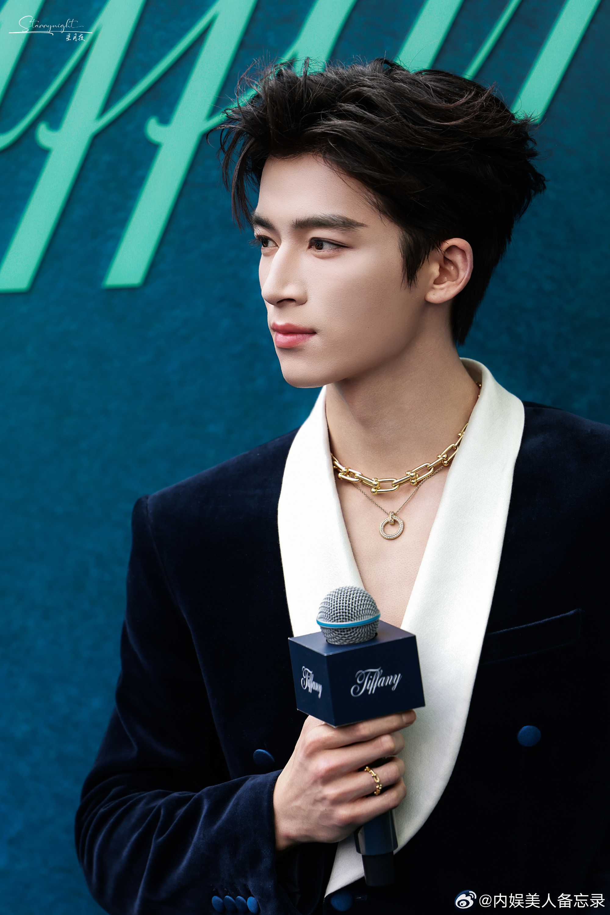 王星越Tiffany品牌活动路透高清镜头下涛儿的美貌闪闪发光
