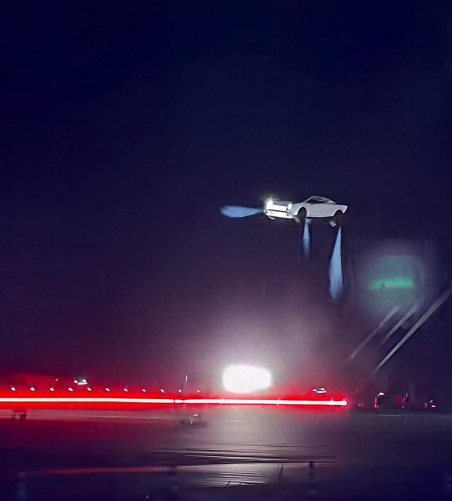 特斯拉二代Roadster亮相，可短暂腾空，2028年才量产