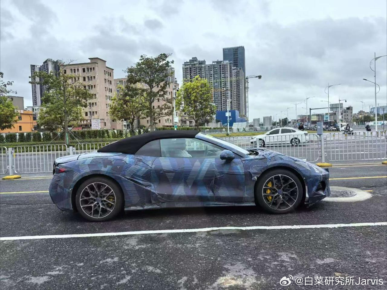 真好看，你们说最终定价我能买得起吗？（PS，这工程师好壮啊）大v说车腾势Z ​​