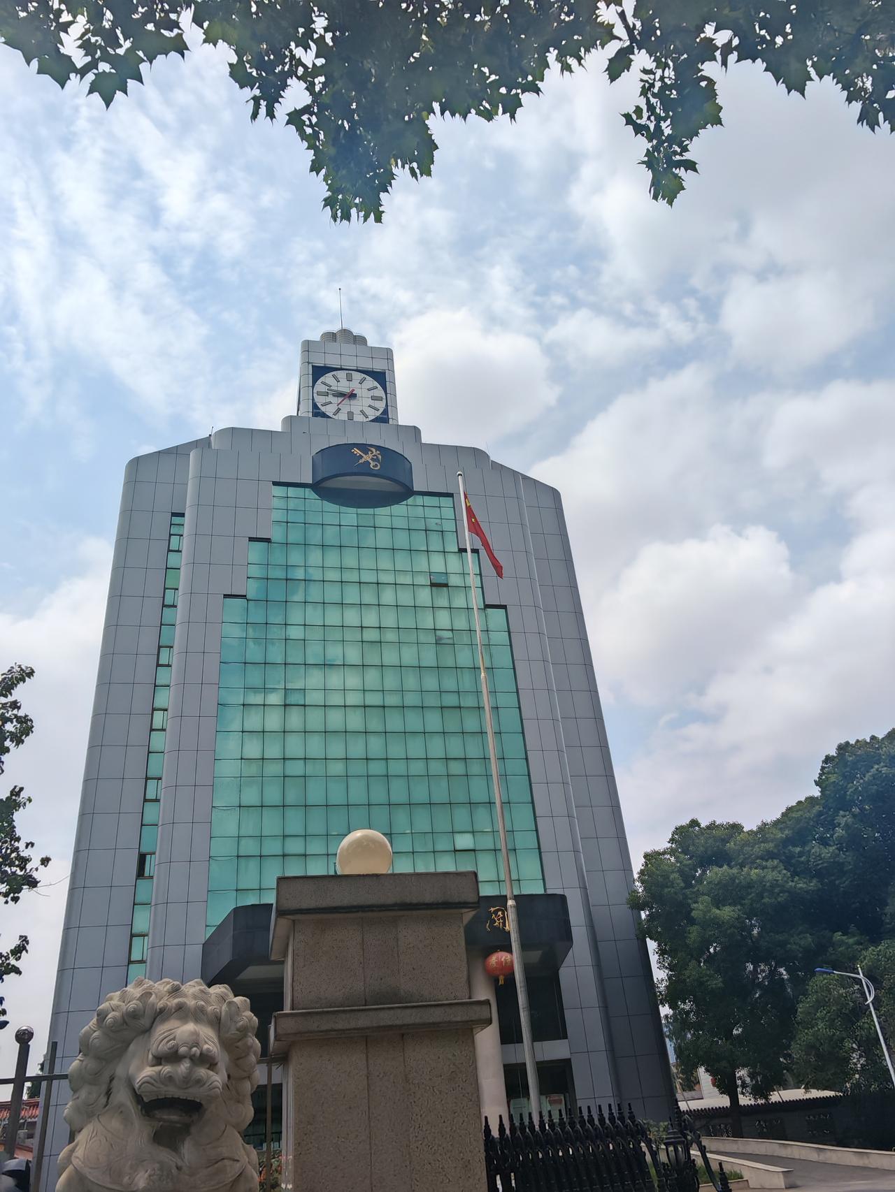 生活中常有人说“平平淡淡才是真”，可真正做到的没几个。有人觉得这是安于平庸，也有