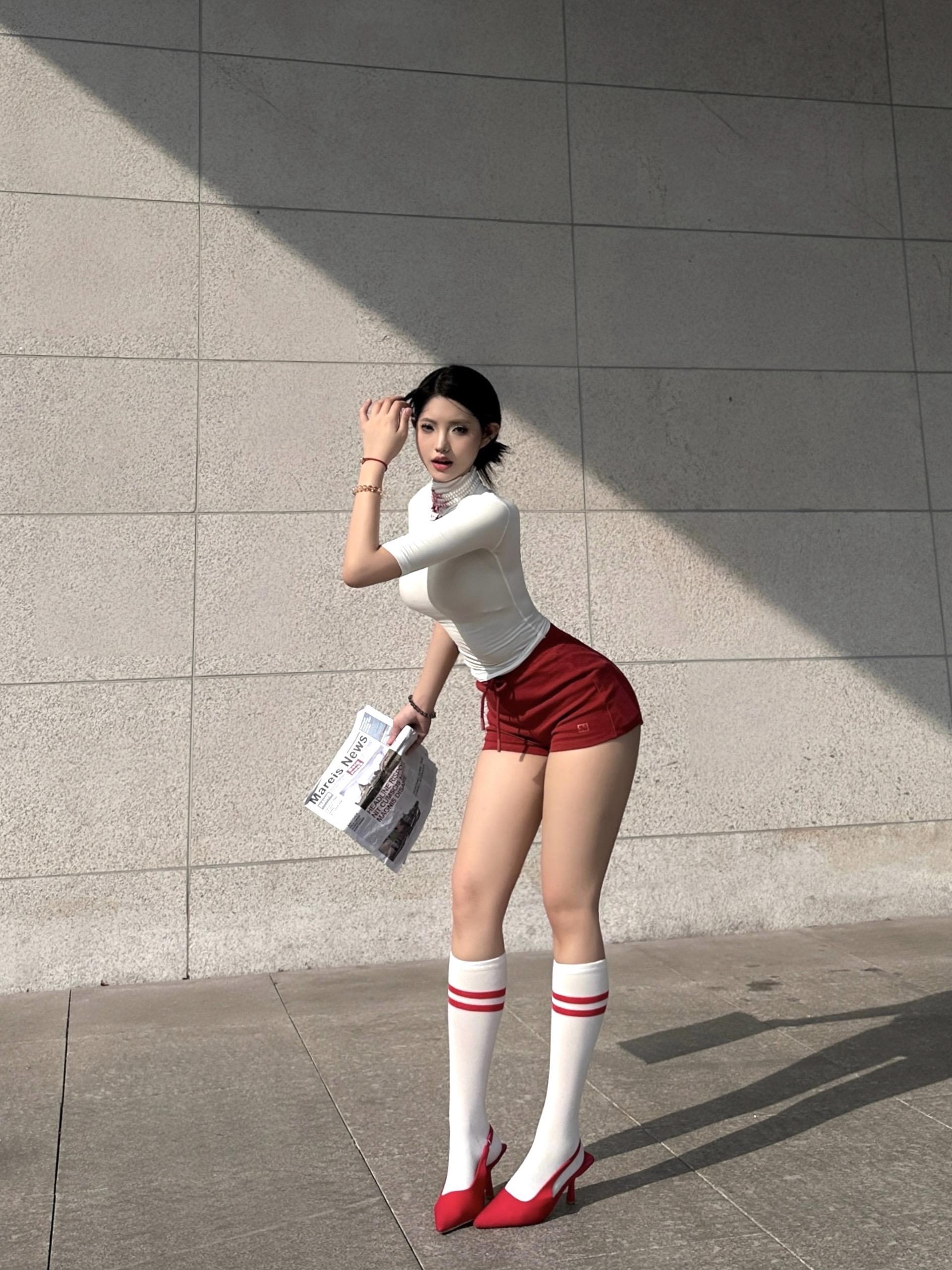 姐怎么摆你怎么拍。
