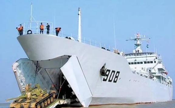 中国为何继续大量建造已过时的072A登陆舰？
072系列从上世纪70年代一路演进