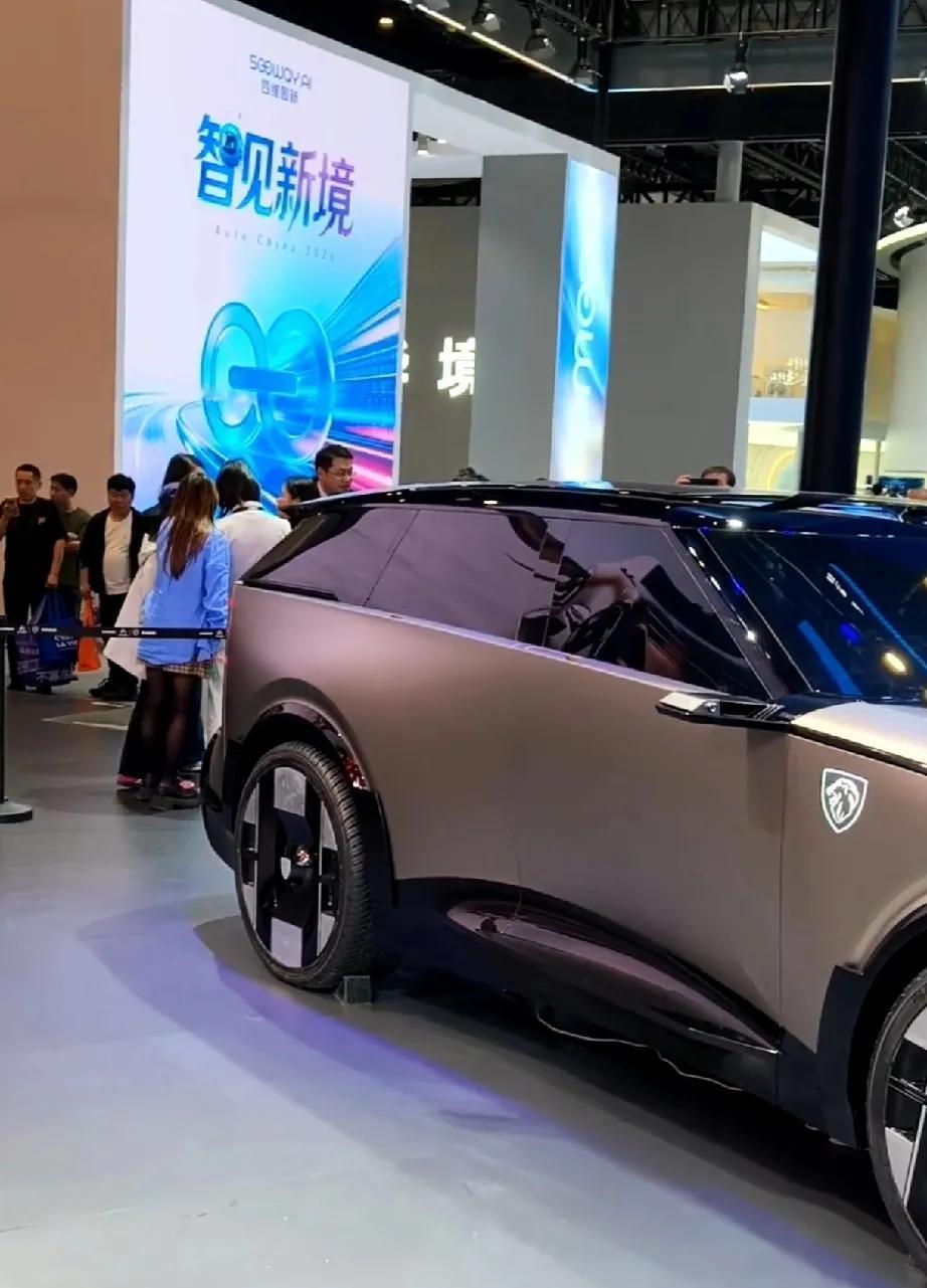 法系封神，法力无边。
狮标一亮，格调称王。棱角线条自带艺术底蕴，独一份浪漫底盘，