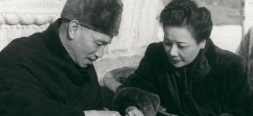 1933年，宋美龄得知蒋介石出轨陈洁如，怒气冲冲找到她，一个耳光扇过去，骂道“你