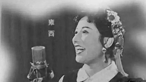 韩红回应母亲去世演唱会照常举办 26日，成都演唱会怀念去世母亲哽咽。“13天前，