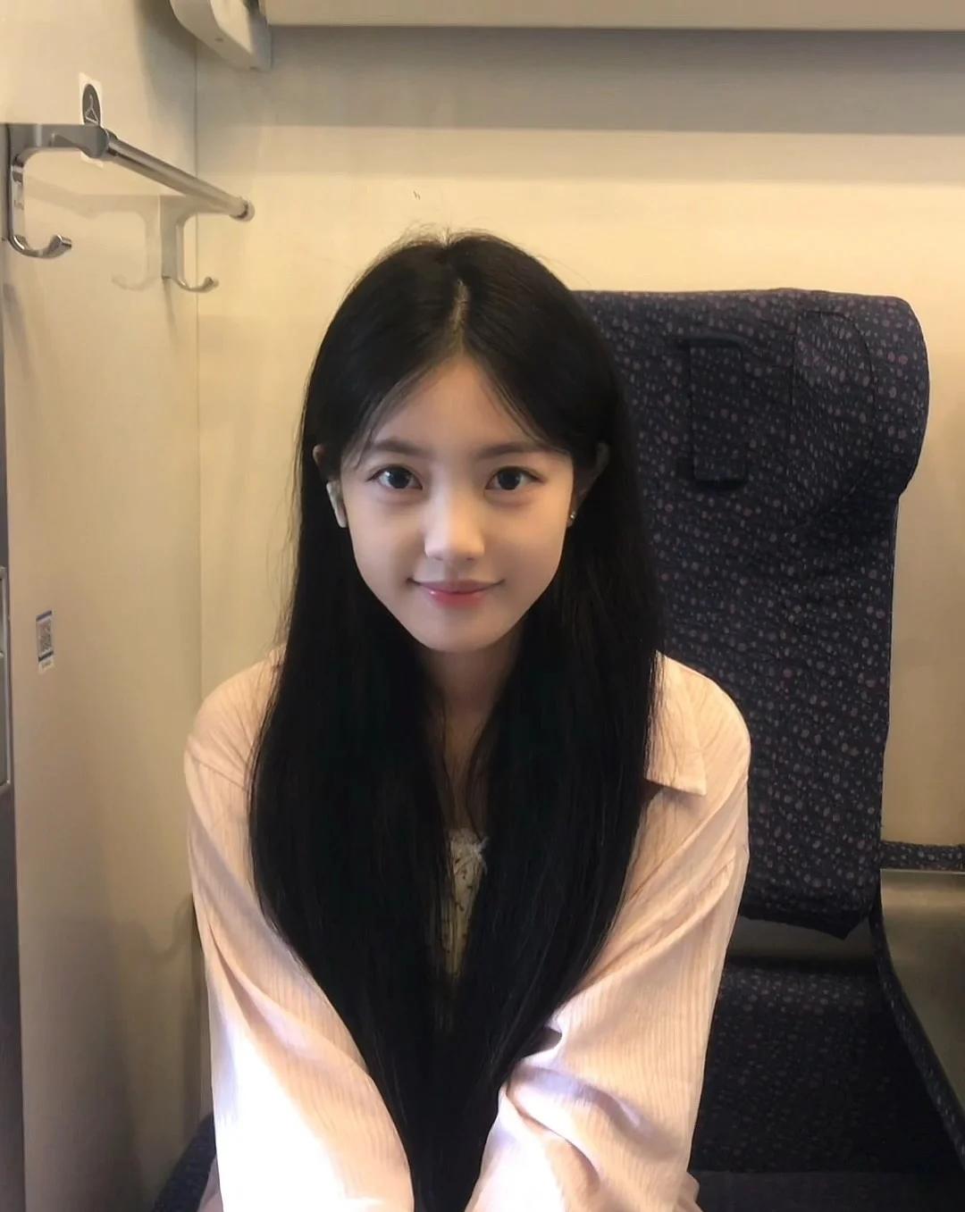 兄弟姐妹当中，
谁最大方，
到最后谁过得就最好！
 
深以为然，兄弟姐妹间的相处