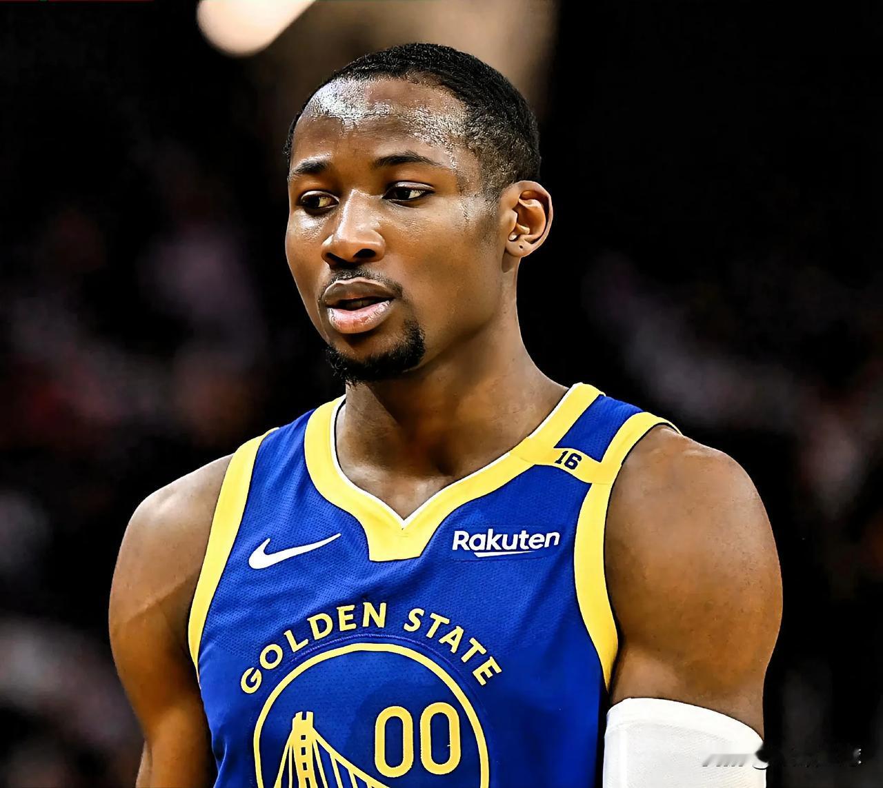 勇士库明加妥协了！

据NBA记者Brett Siegel报道，库明加预计将与勇