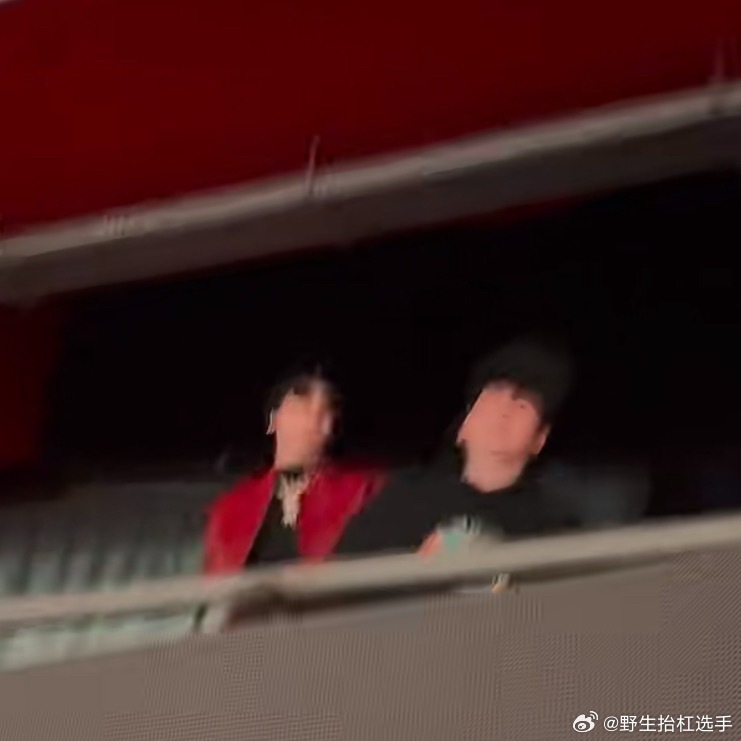 胡先煦capper去黄子弘凡演唱会了胡先煦capper去看黄子弘凡演唱会啊 