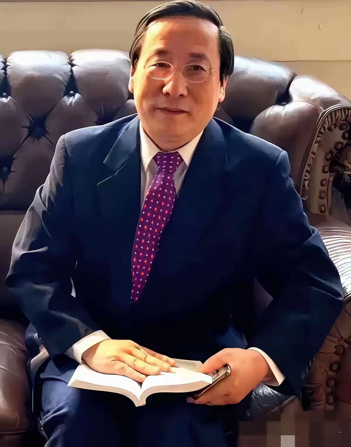 高志凯刚把甲午海战的旧账翻了出来，一句话捅破了窗户纸。他说那场仗输得那么惨，根本