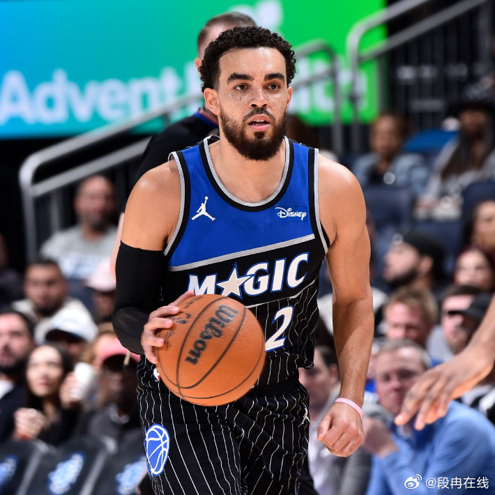 魔术将琼斯和2个次轮选秀权交易到黄蜂，换来部分现金。这笔交易过后，魔术将避免缴纳