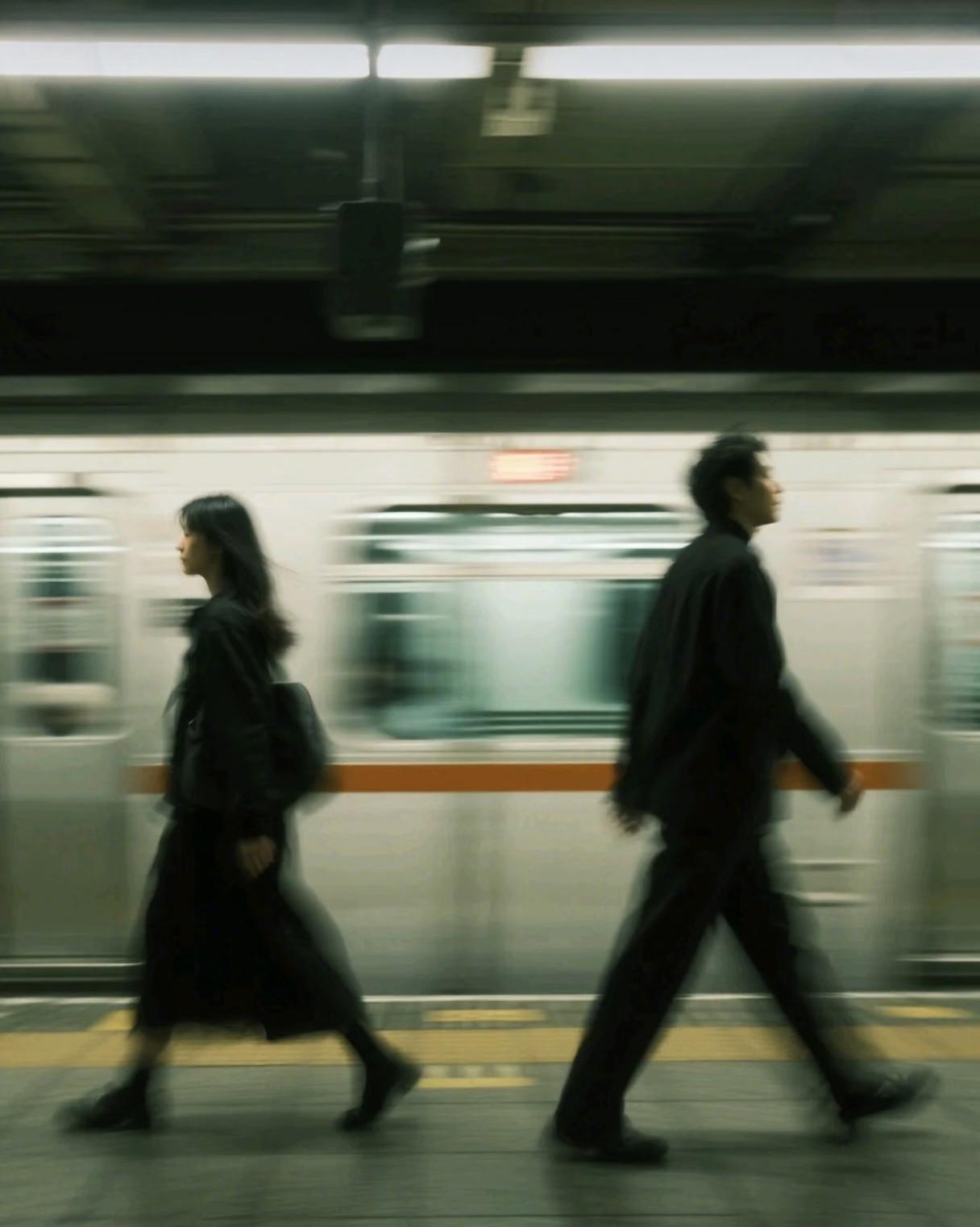 有一种深情，叫不做夫妻，也爱一辈子
 
人海茫茫，遇见真心人不容易，偏偏不是所有