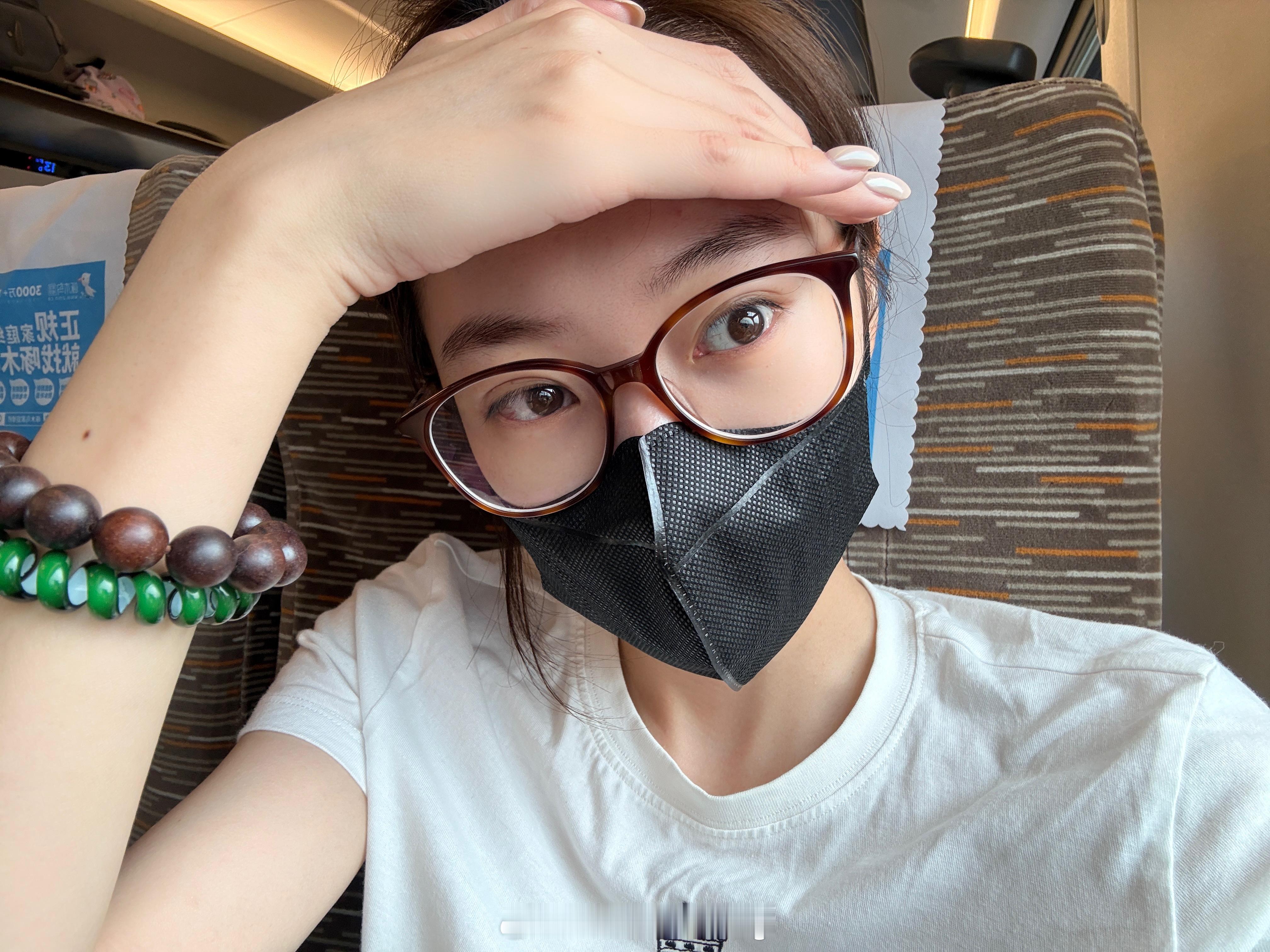 可能明天要顶着大小眼拍摄了