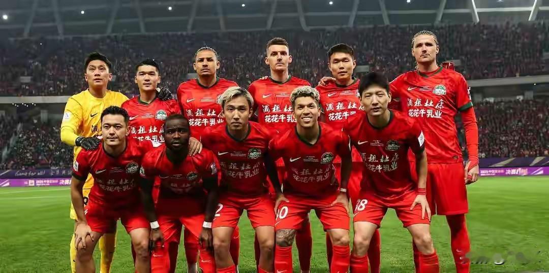 我们爱冠军，我们更爱河南！建业建业河南建业，已经创造历史，下赛季从头再来！