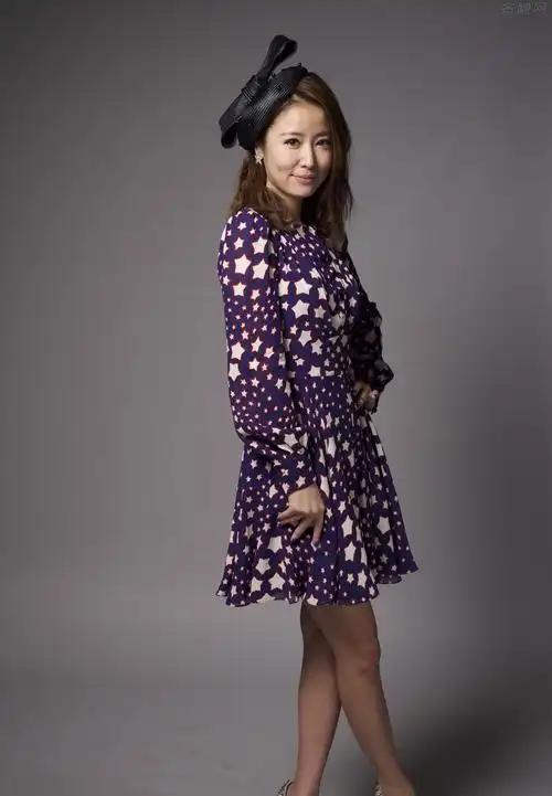 1月29日，林心如在社交平台分享了自己50岁生日派对的照片，瞬间引发网友热议。林