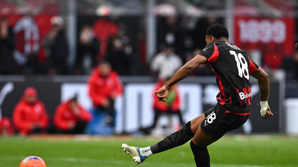 【恩昆库点球】根据现场人员赛后报道，恩昆库制造点球后，是阿莱格里在替补席上传达，