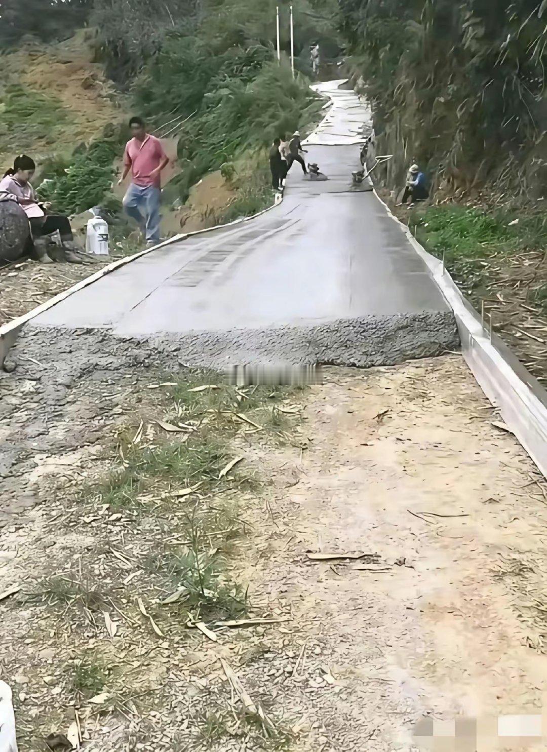 好好的修一条路，但很多人说觉得没有必要