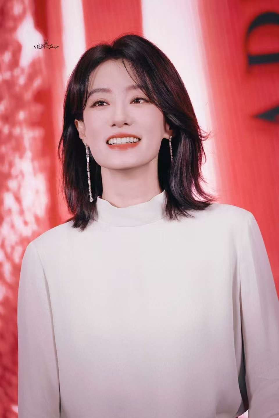 照张小斐这个气血给我调张小斐线下美成这样了 这状态说是20岁我也信，气血足到溢出