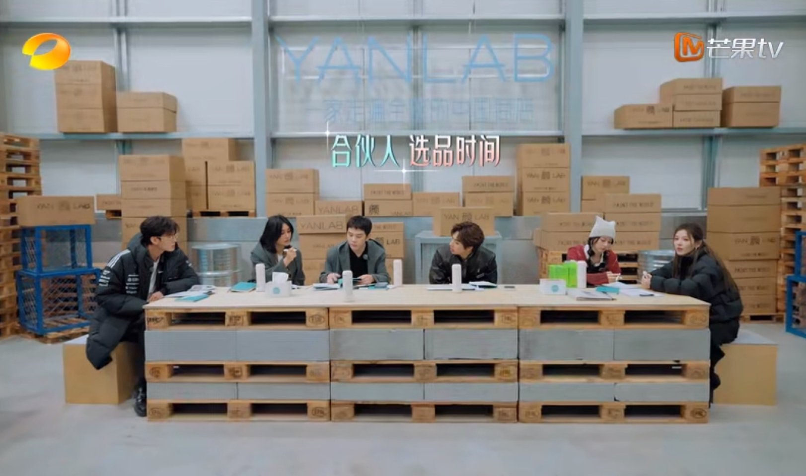 张予曦毕雯珺总算说上话了真是不容易，张予曦毕雯珺认识了，毕雯珺别为了媚唯粉避嫌了