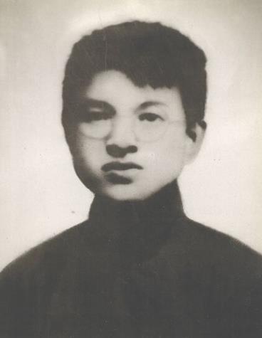 青年时期的张闻天(1922年)。