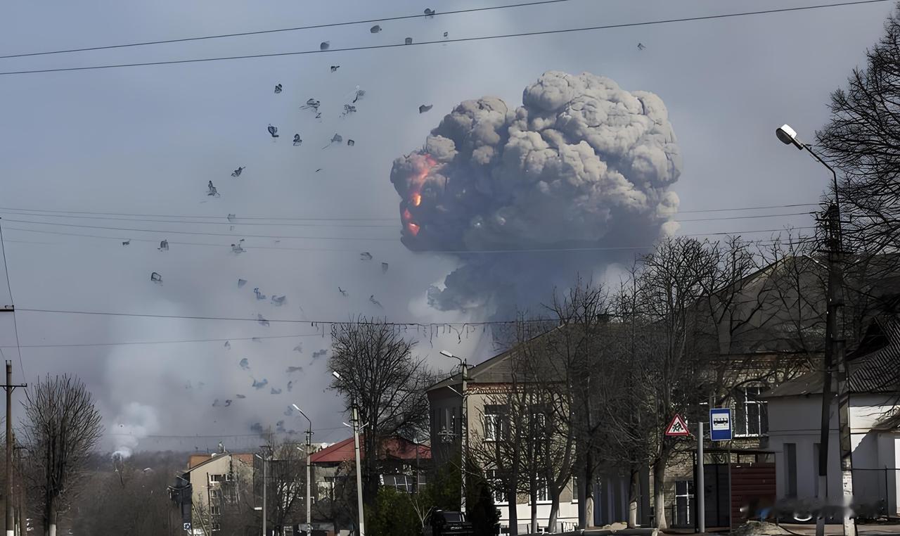 俄乌冲突实战证明，巷战的成功必须建立在防御方还有一定制空权的条件下，顿列茨克地区
