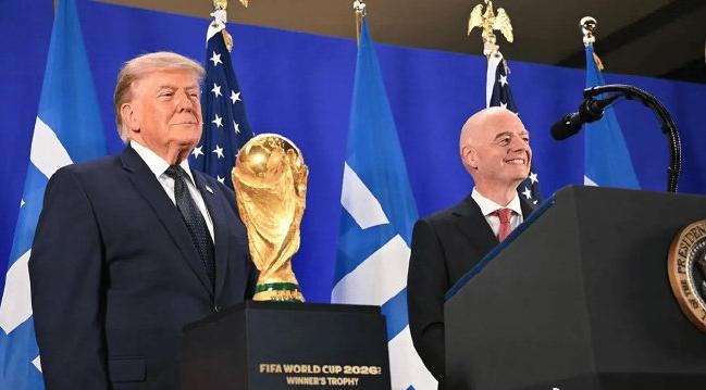 世界杯决赛还没打，场外先爆了个大新闻。

7月18号决赛前的国际足联招待会上，特
