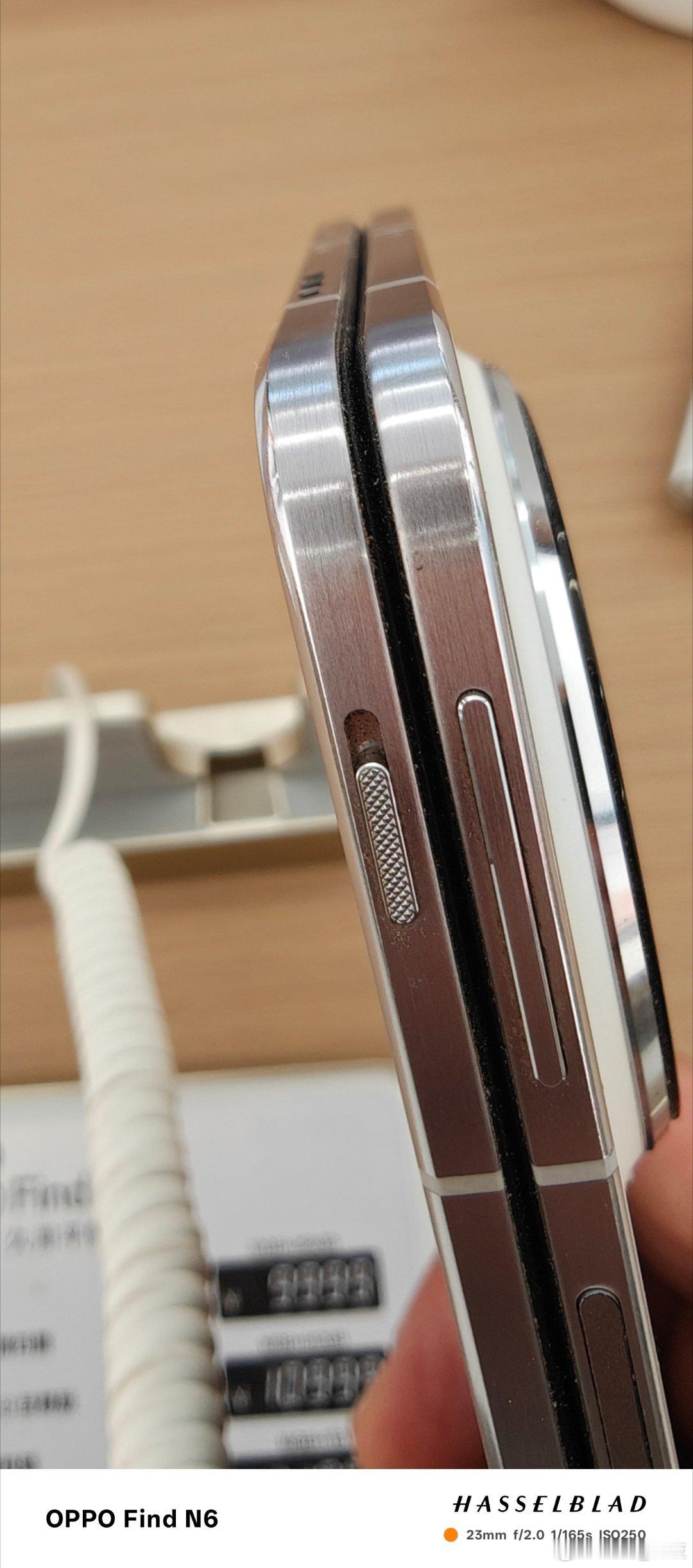 OPPO 本想去清洁保养一下手机，结果没有专业清洁设备，那就OPPO拍一拍OPP